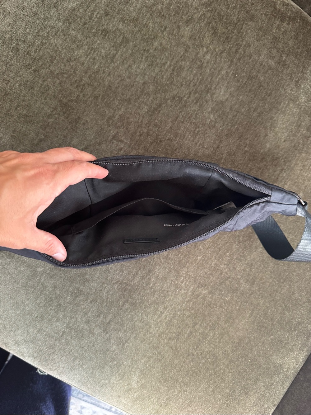 lululemon athletica Crossbody / Belt Bag Black - Picture 7 of 9